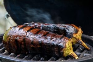 Una de las mejores maneras de comer berenjena es asada